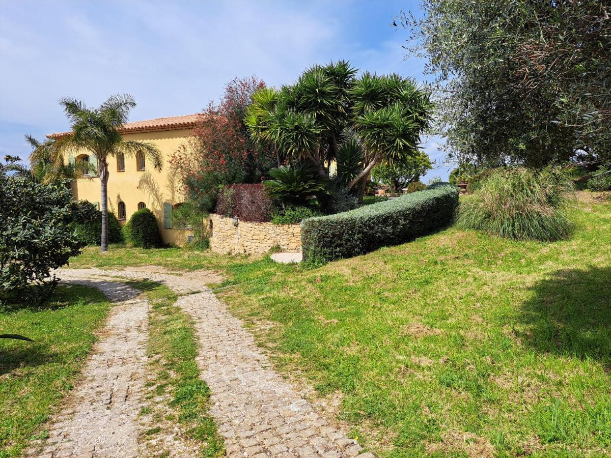 Rez De Jardin Villa Presqu'Ile De Giens Hyères Buitenkant foto