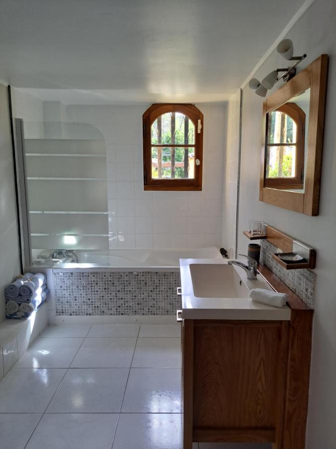 Rez De Jardin Villa Presqu'Ile De Giens Hyères Buitenkant foto